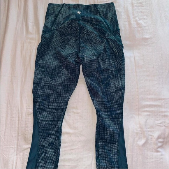 LULULEMON Blue leggings size 6 - worn once - Picture 2 of 5